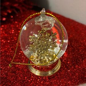 Small Gold Snowflake in Glass Snowglobe Ornament